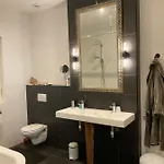 Inn Venlo Apartment アパート