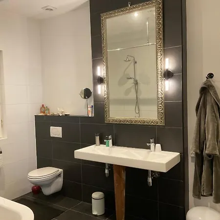 Inn Venlo Apartment شقة